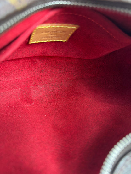 Louis Vuitton Croissant PM - respace.studio