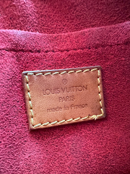 Louis Vuitton Croissant PM - respace.studio