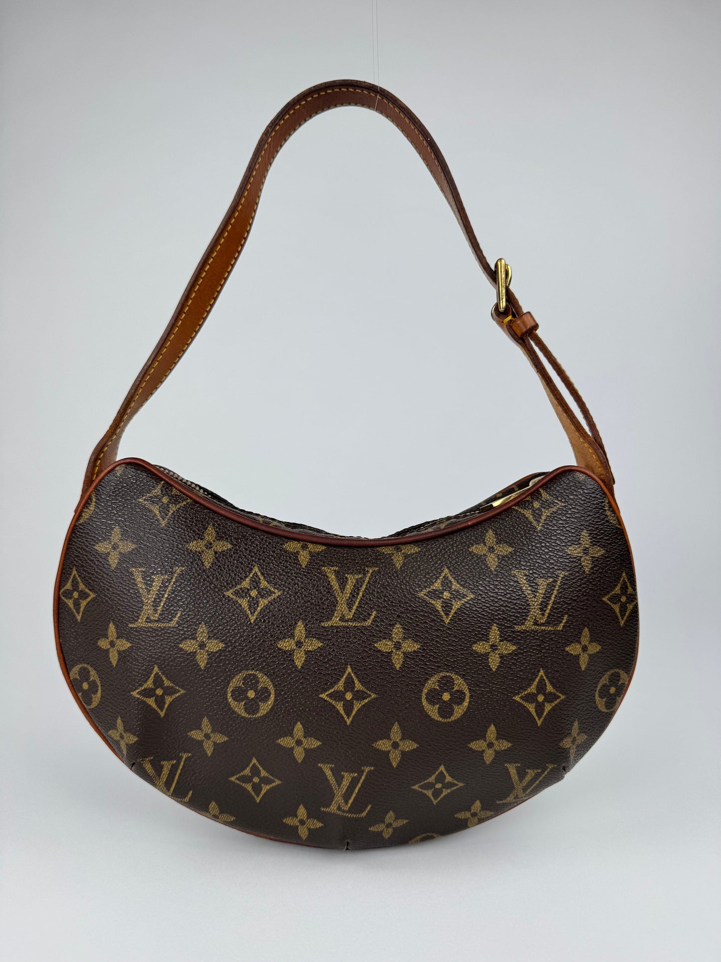 Louis Vuitton Croissant PM - respace.studio