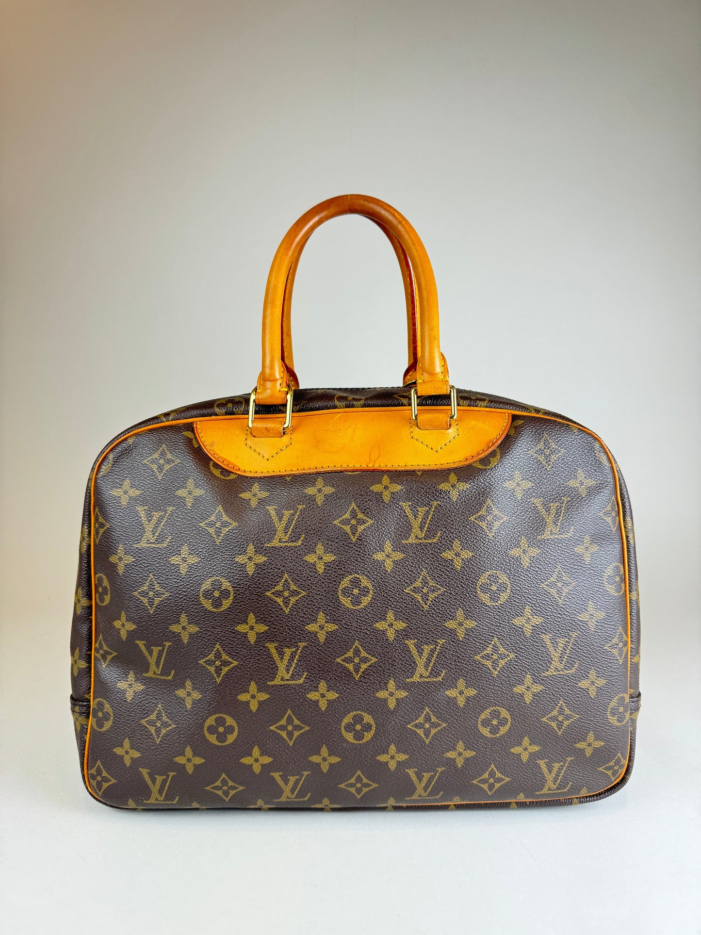 Louis Vuitton Deauville - respace.studio