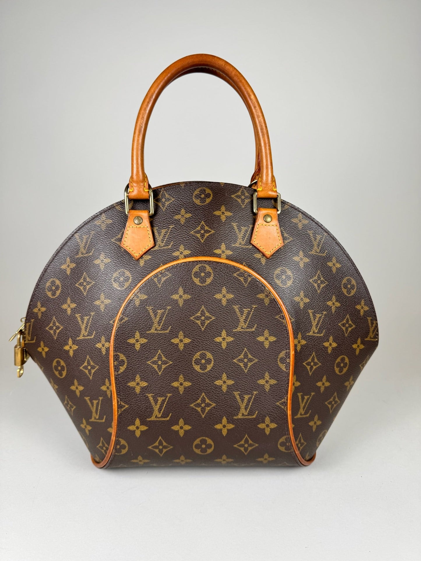 Louis Vuitton Ellipse MM - respace.studio