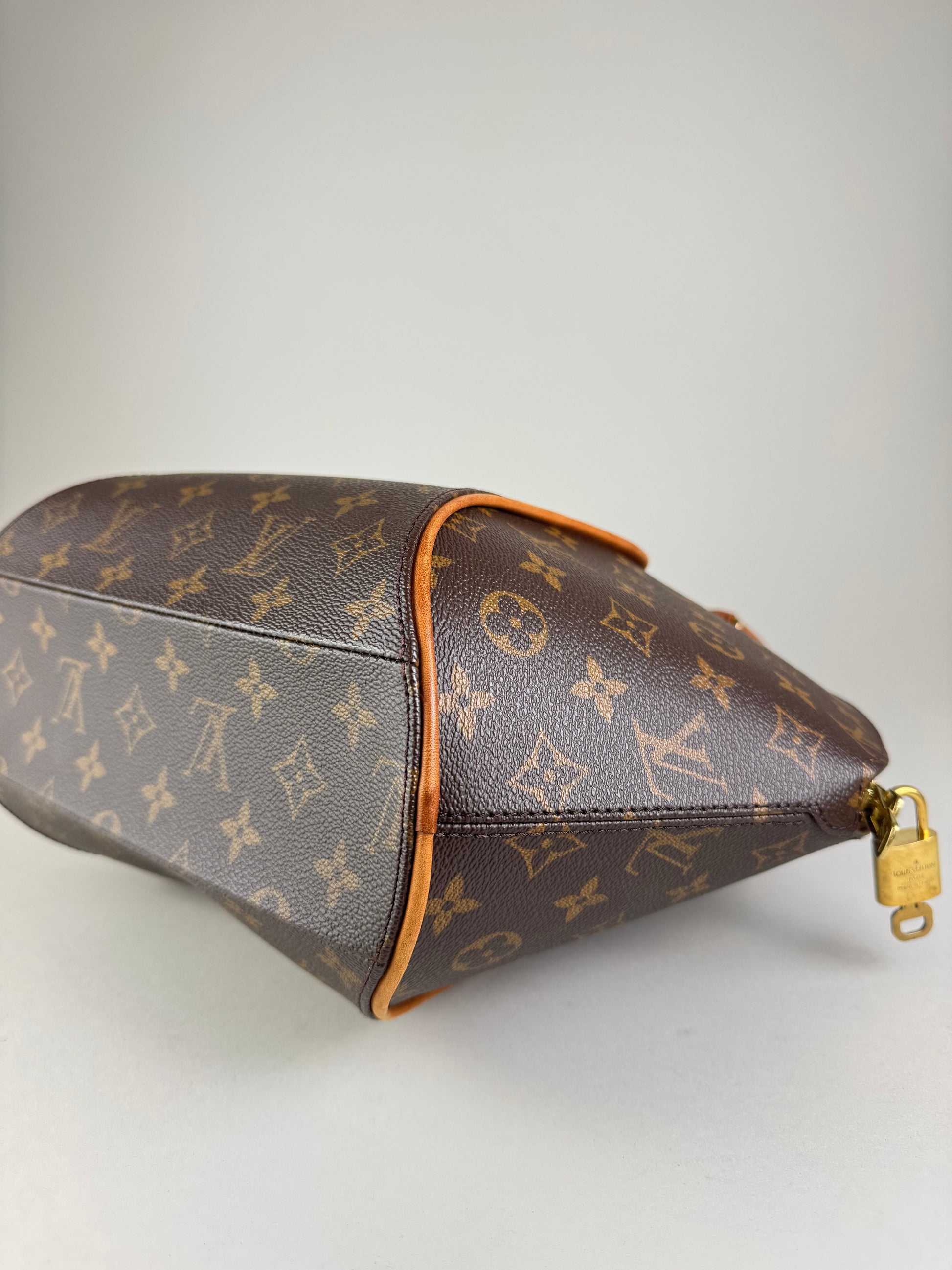 Louis Vuitton Ellipse MM - respace.studio