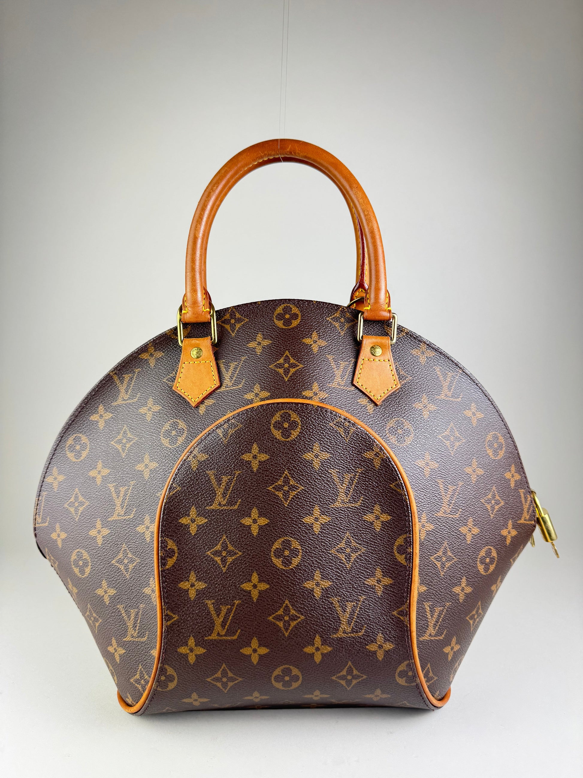 Louis Vuitton Ellipse MM - respace.studio