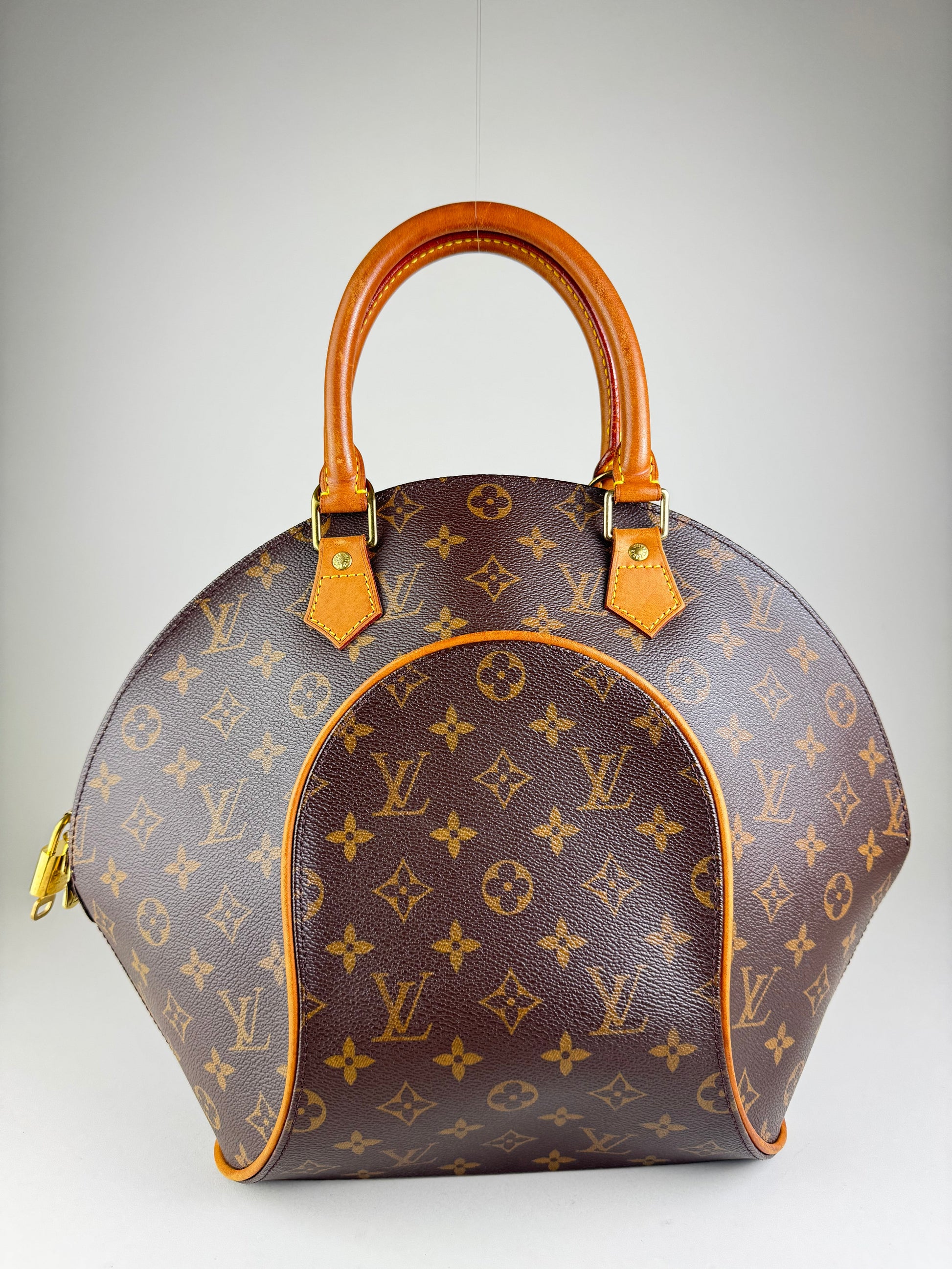 Louis Vuitton Ellipse MM - respace.studio