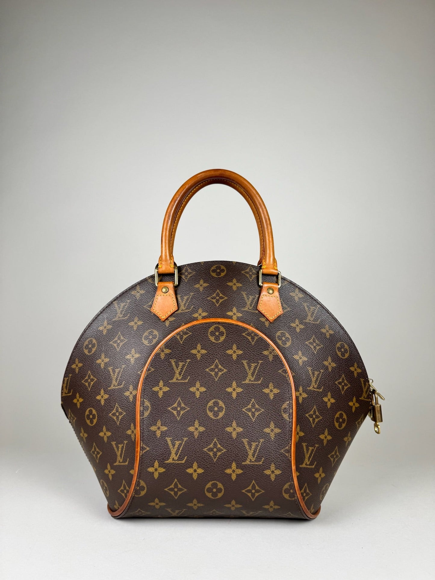 Louis Vuitton Ellipse MM - respace.studio