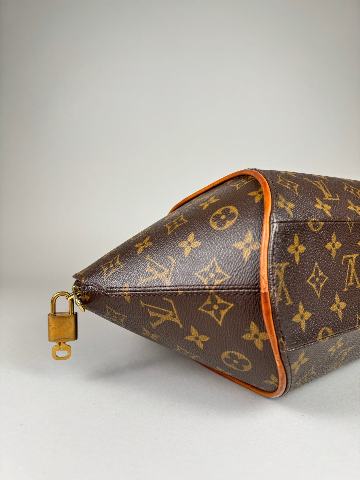 Louis Vuitton Ellipse MM - respace.studio