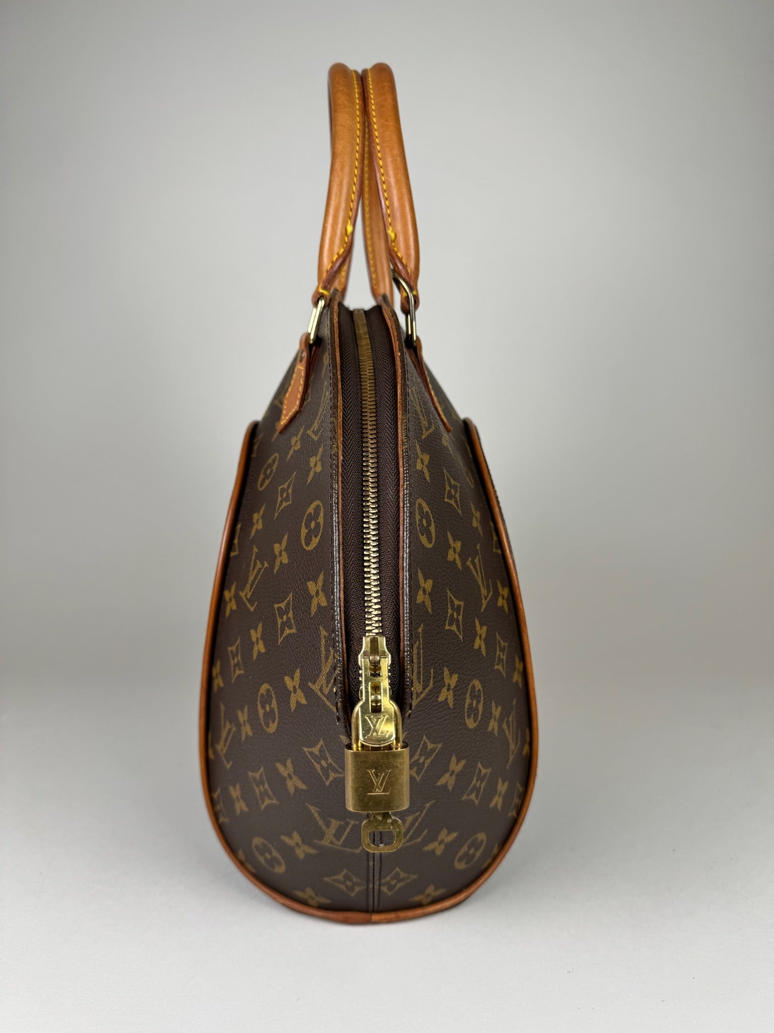 Louis Vuitton Ellipse MM - respace.studio