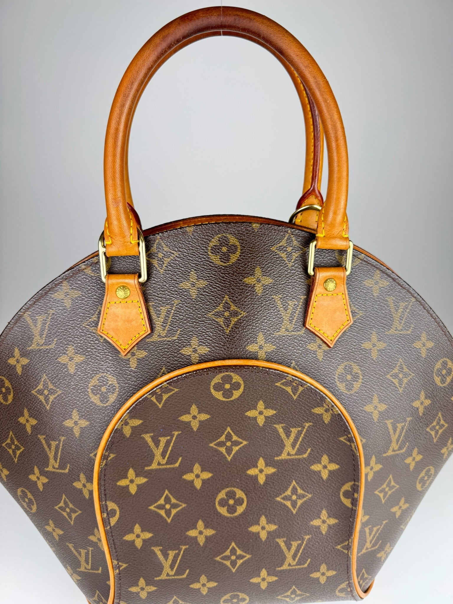 Louis Vuitton Ellipse MM - respace.studio