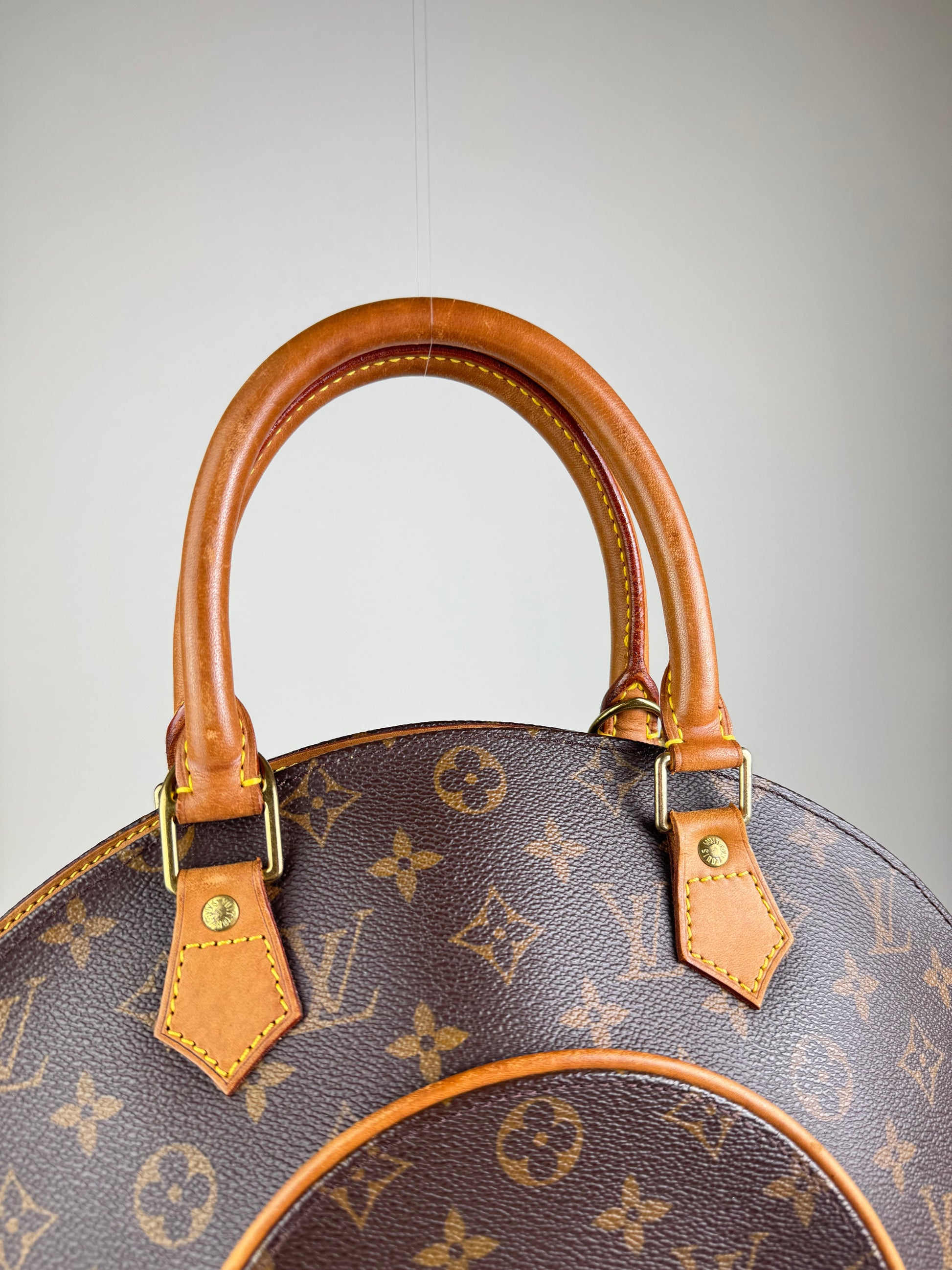 Louis Vuitton Ellipse MM - respace.studio
