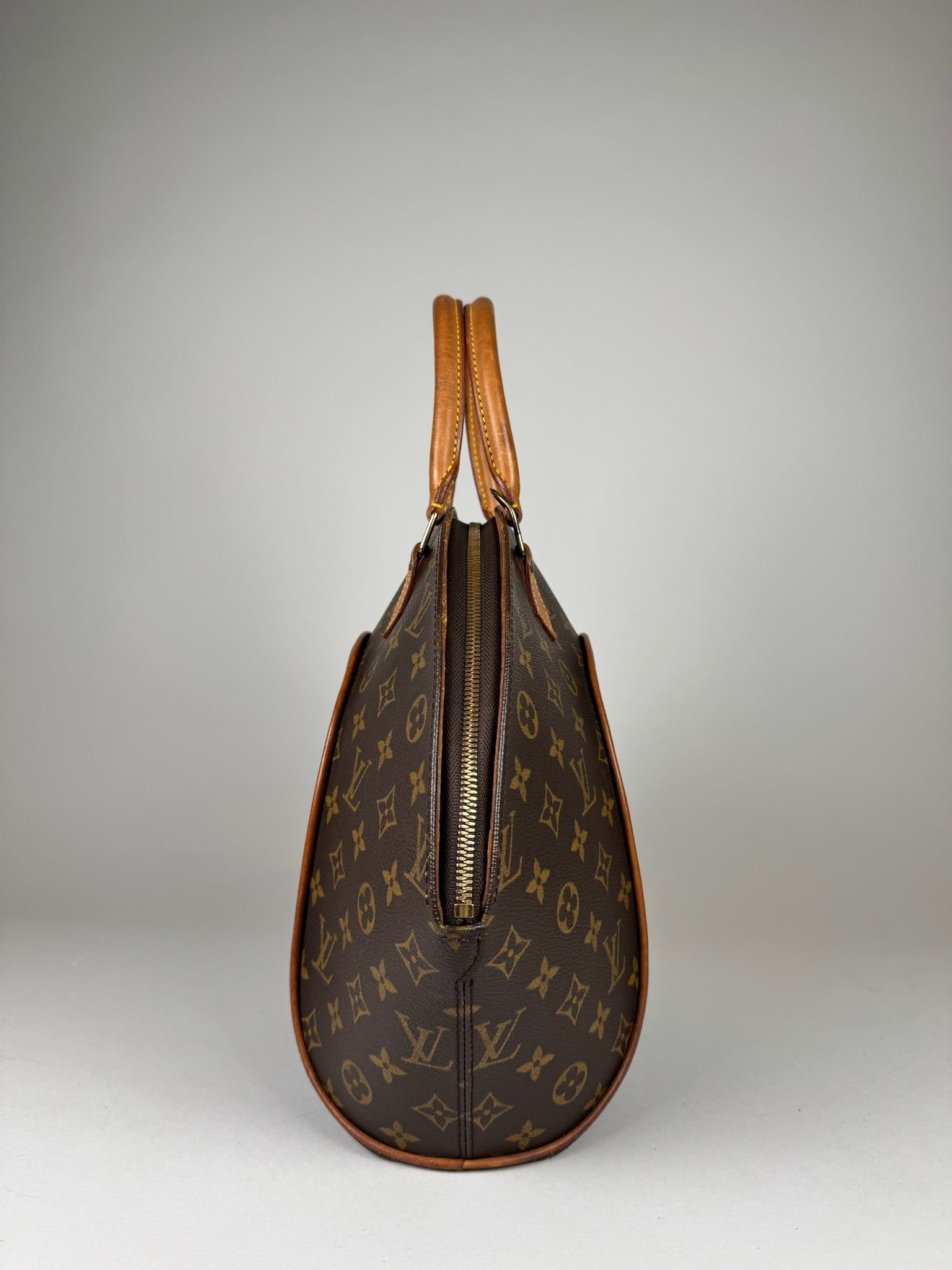 Louis Vuitton Ellipse MM - respace.studio