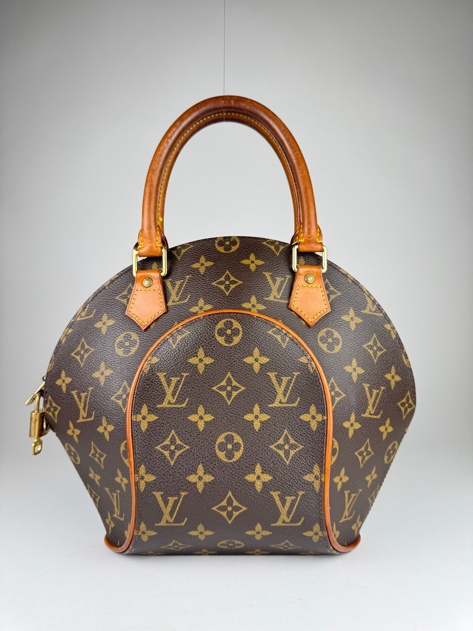 Louis Vuitton Ellipse PM - respace.studio