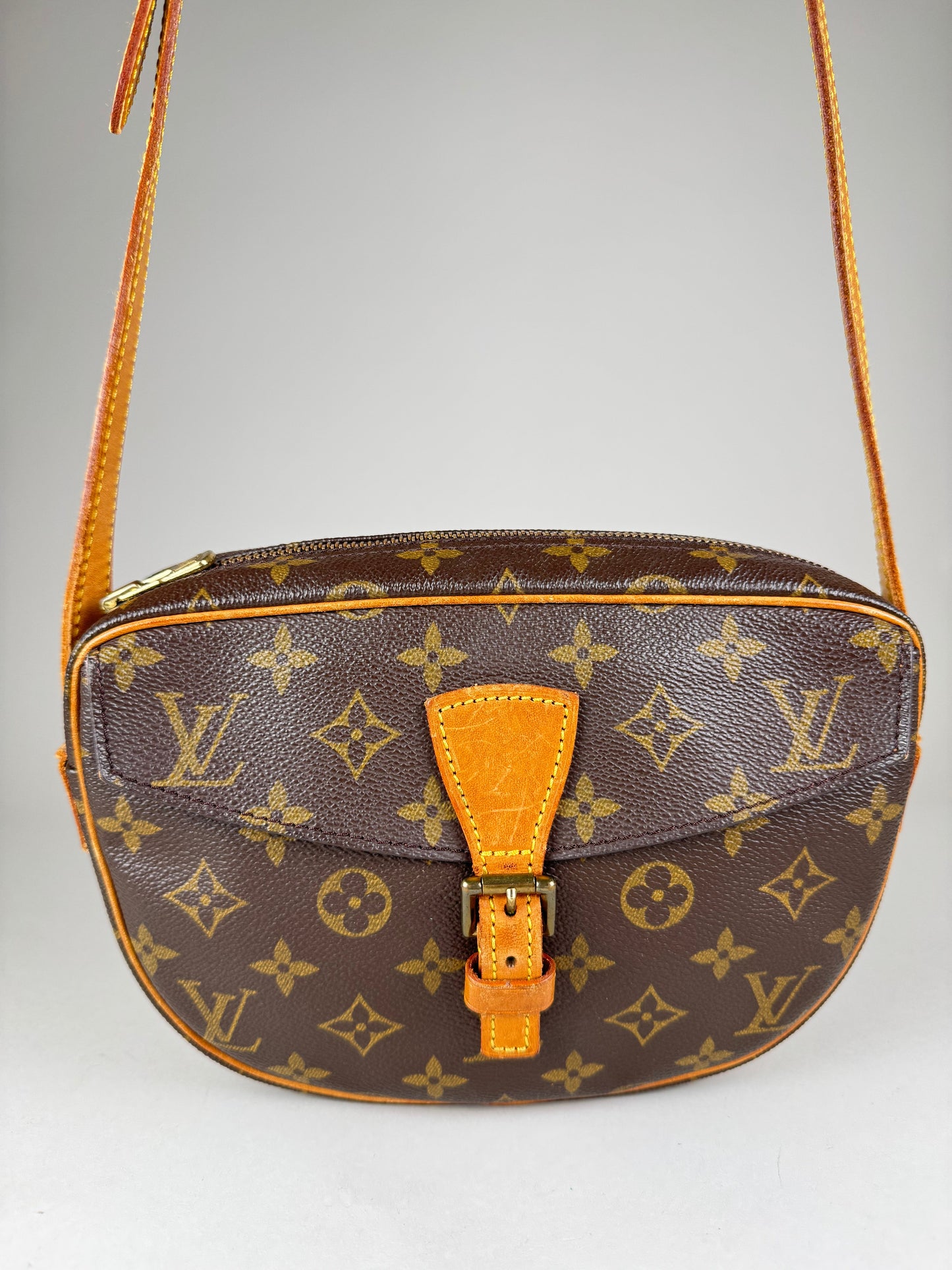 Louis Vuitton Jeune Fille PM - respace.studio