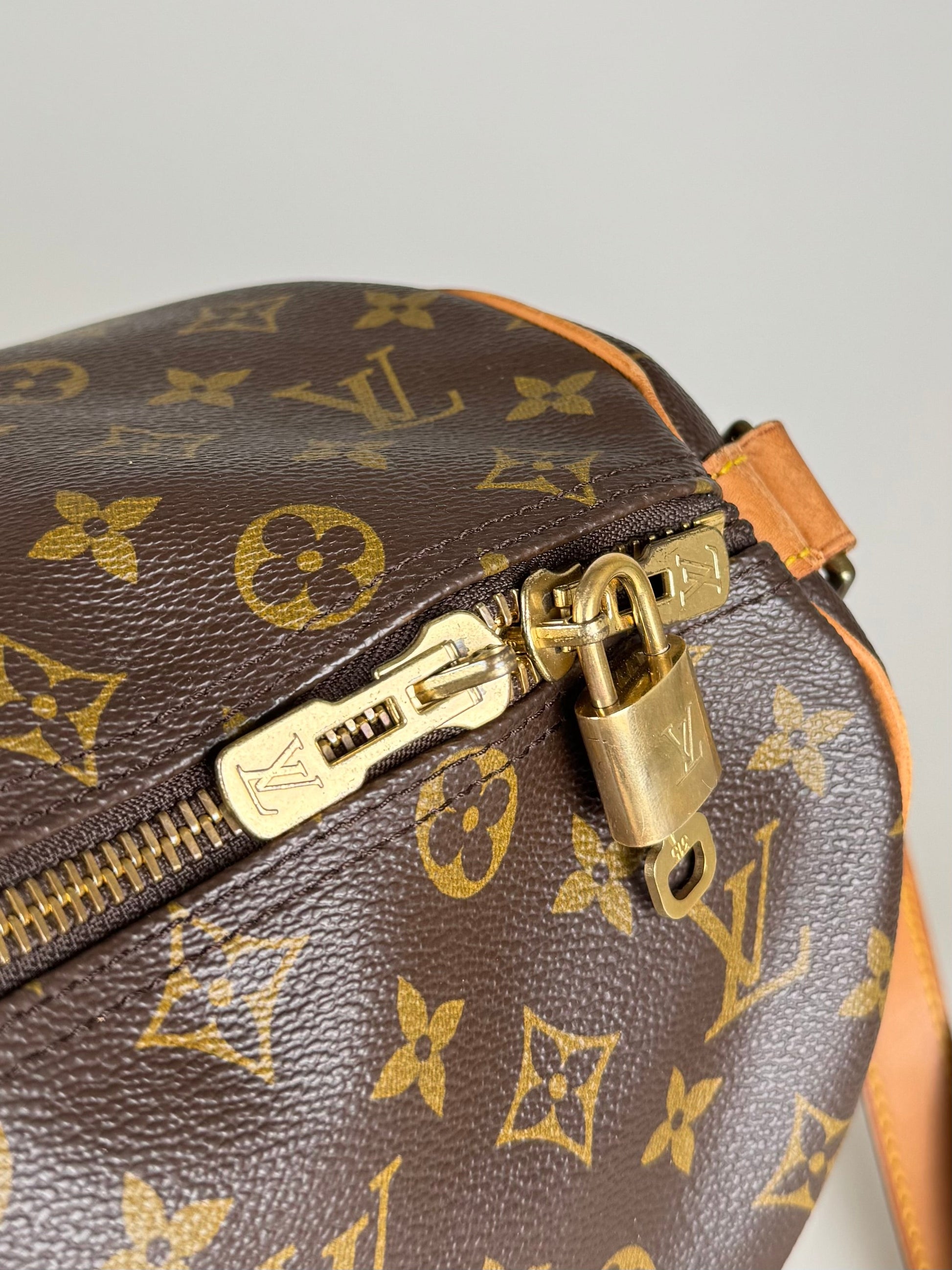 Louis Vuitton Keepall 45 Bandouliere - respace.studio