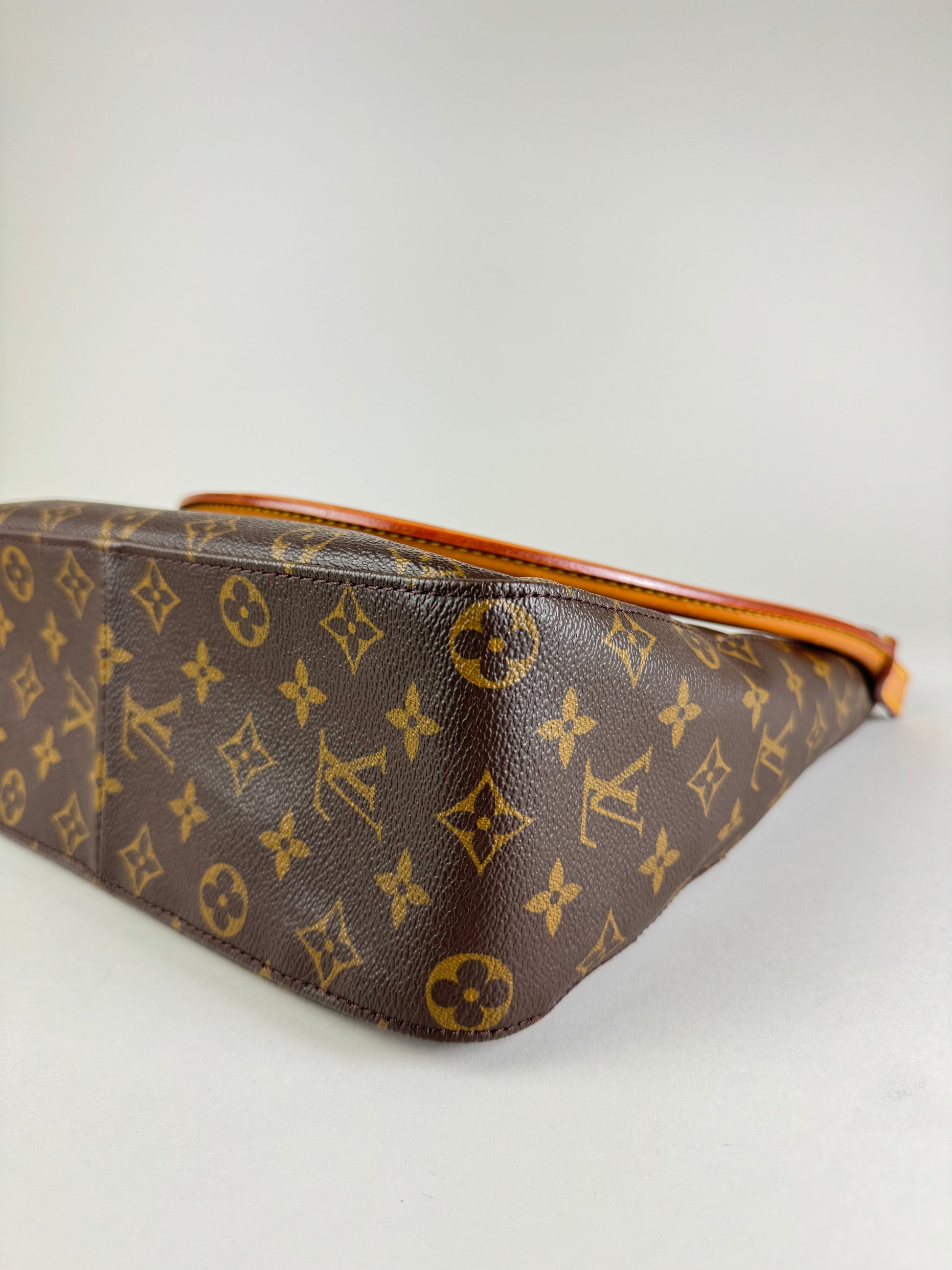 Louis Vuitton Looping GM - respace.studio