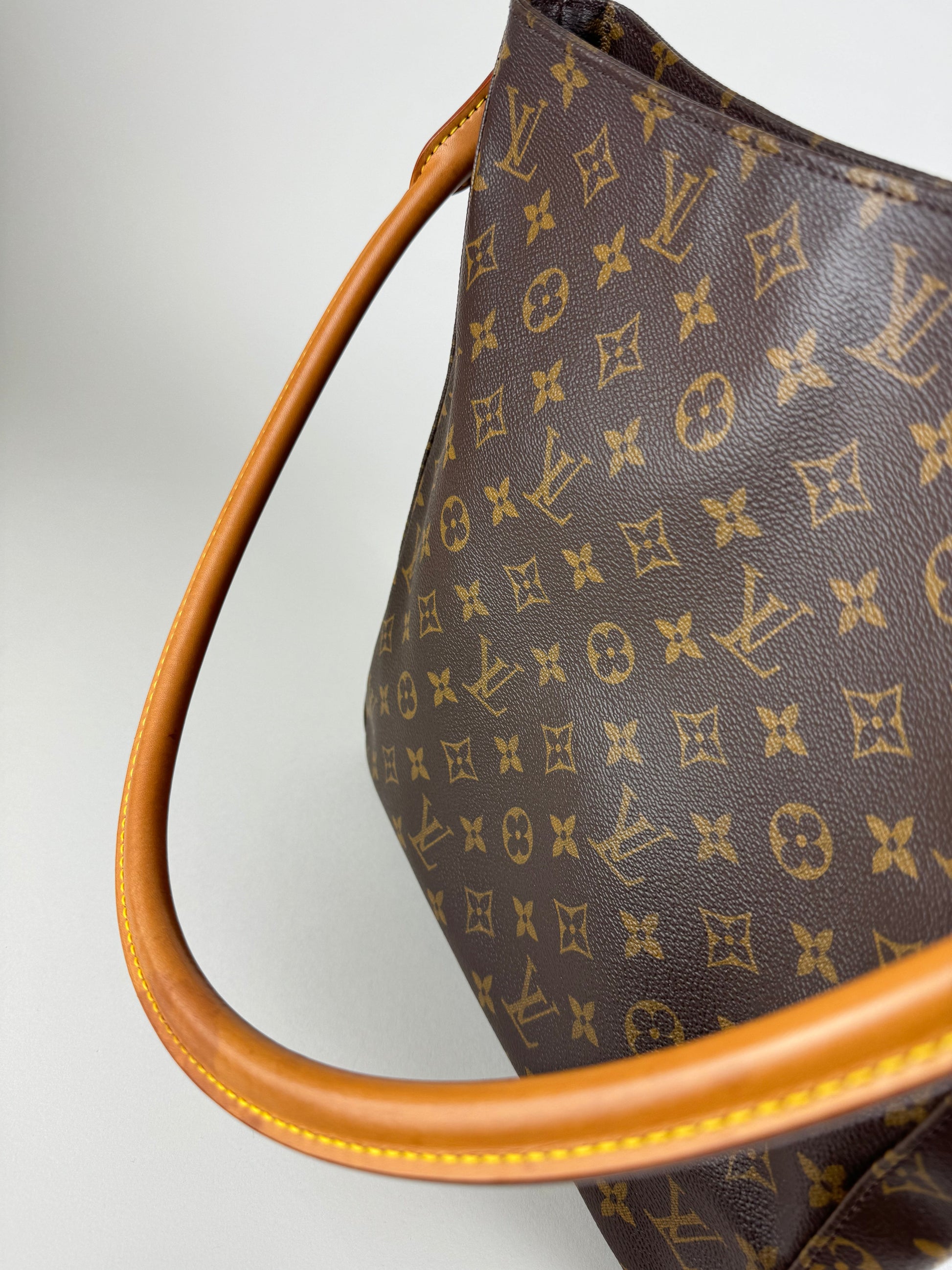 Louis Vuitton Looping GM - respace.studio