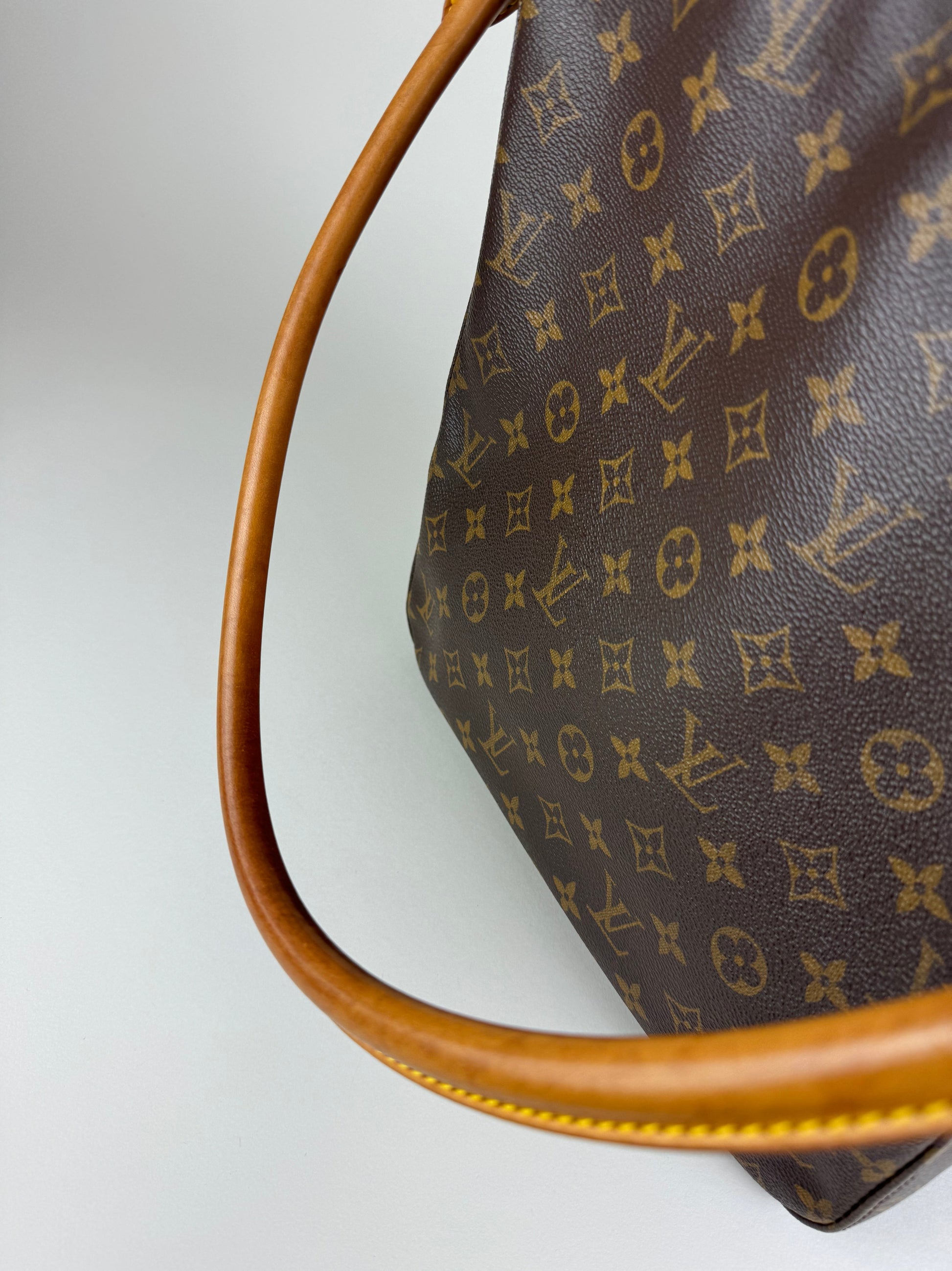 Louis Vuitton Looping GM - respace.studio