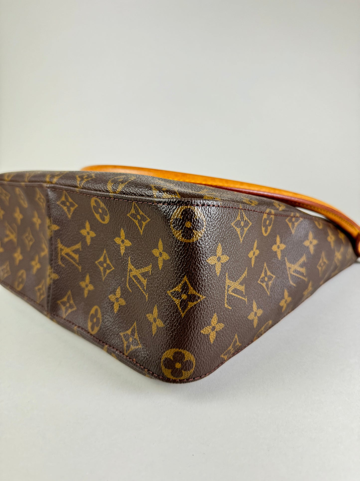 Louis Vuitton Looping GM - respace.studio