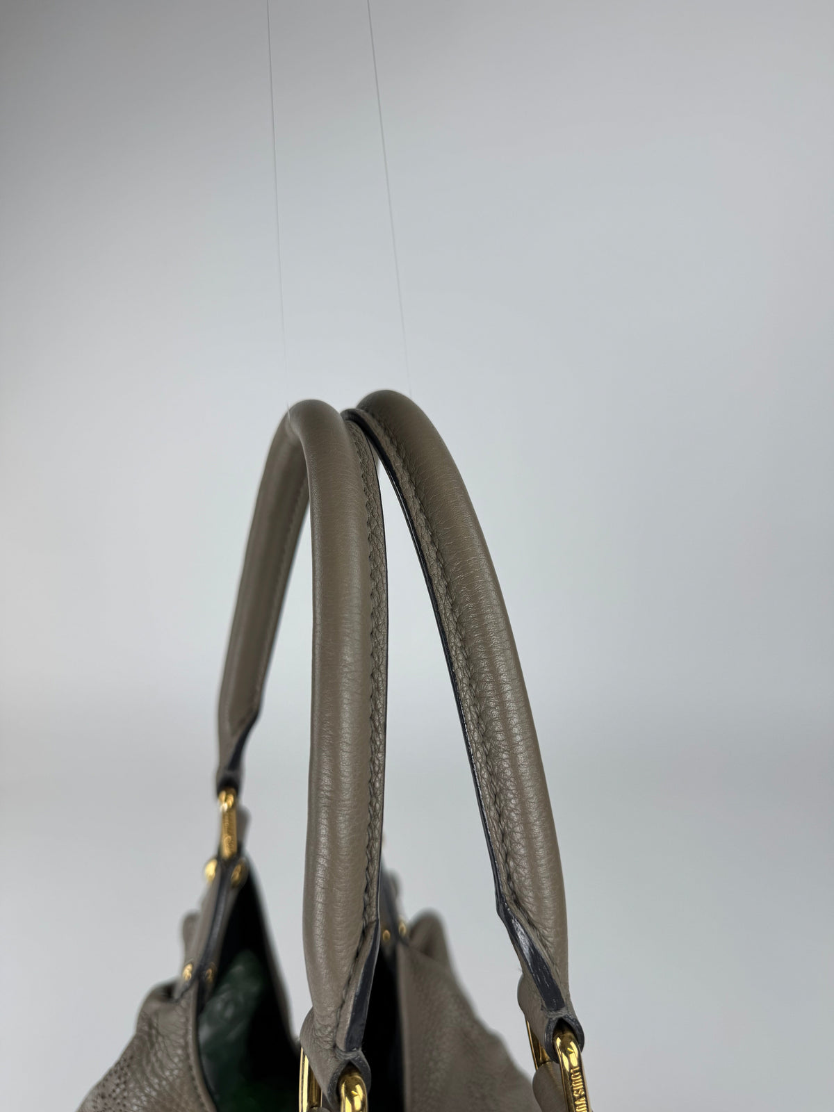 Louis Vuitton Mahina Hobo - respace.studio