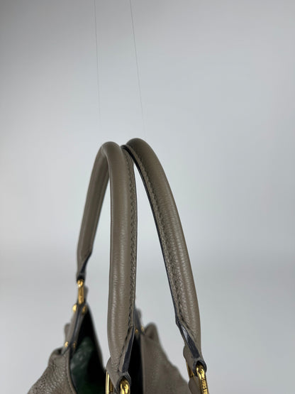 Louis Vuitton Mahina Hobo - respace.studio