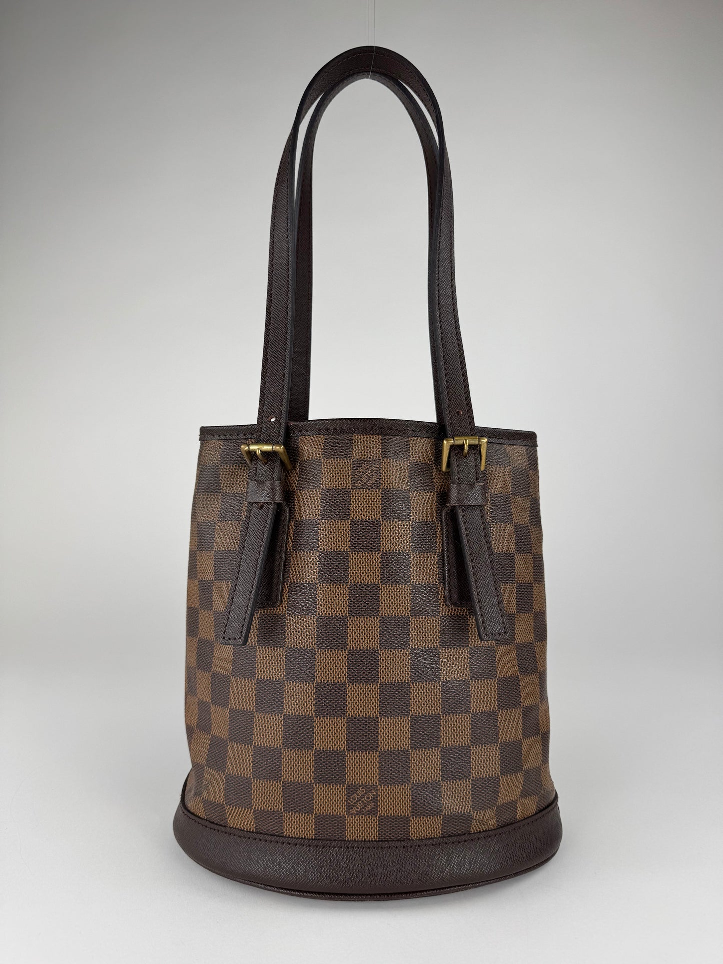 Louis Vuitton Marais - respace.studio
