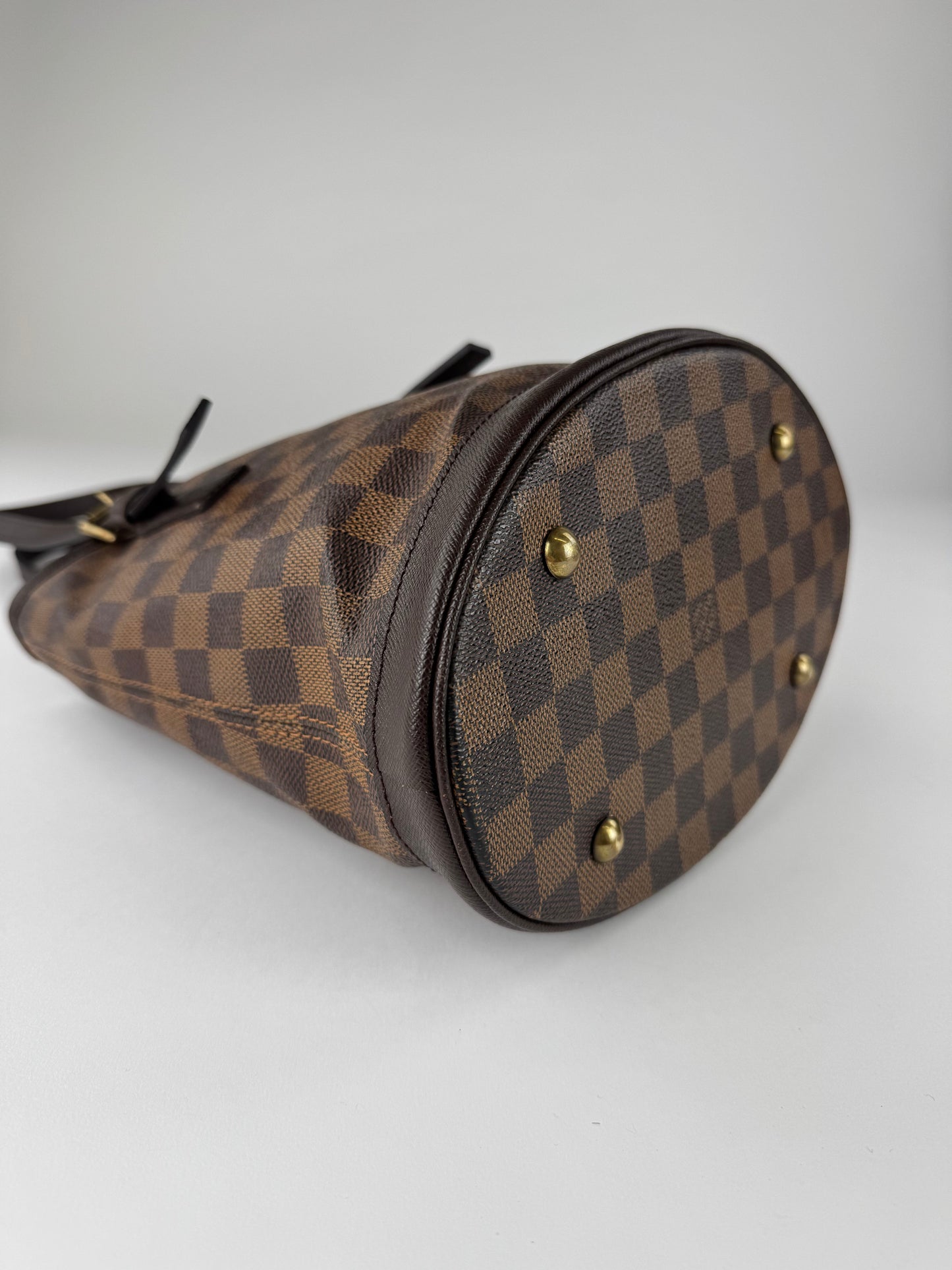 Louis Vuitton Marais - respace.studio