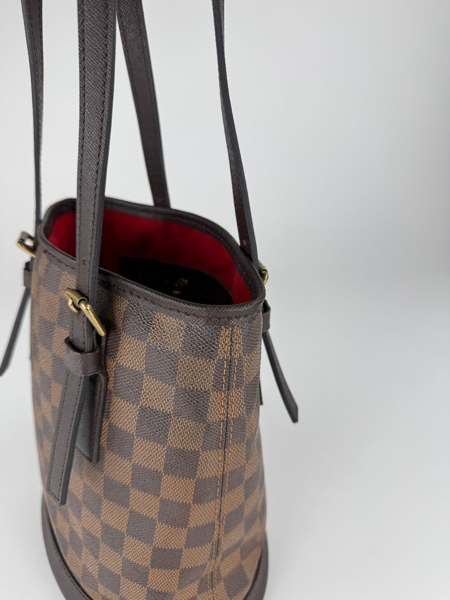 Louis Vuitton Marais - respace.studio
