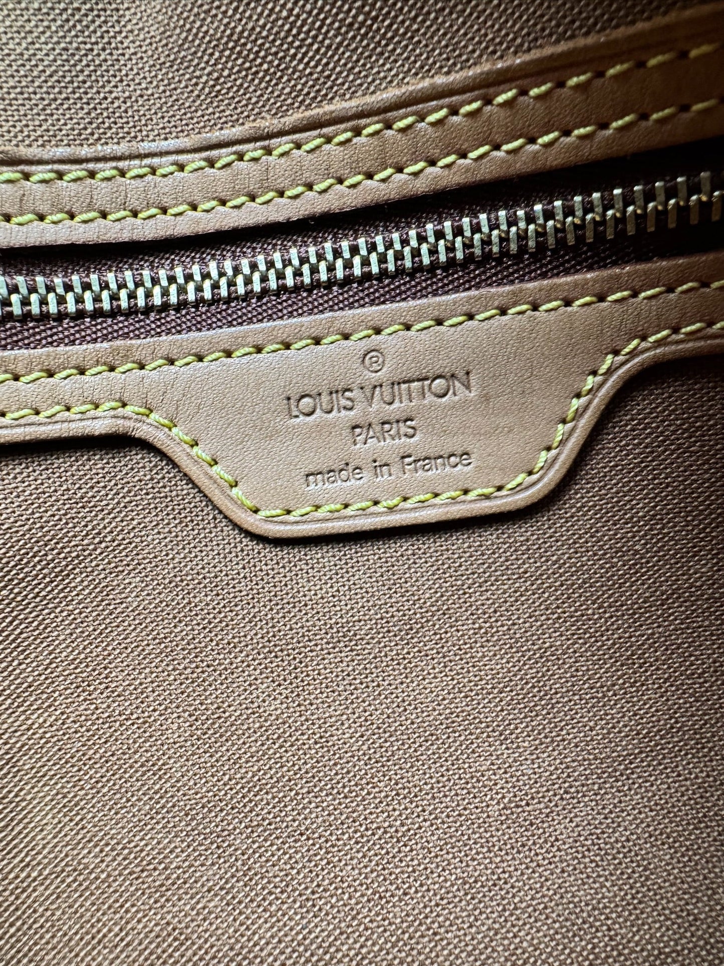 Louis Vuitton Mini Looping - respace.studio