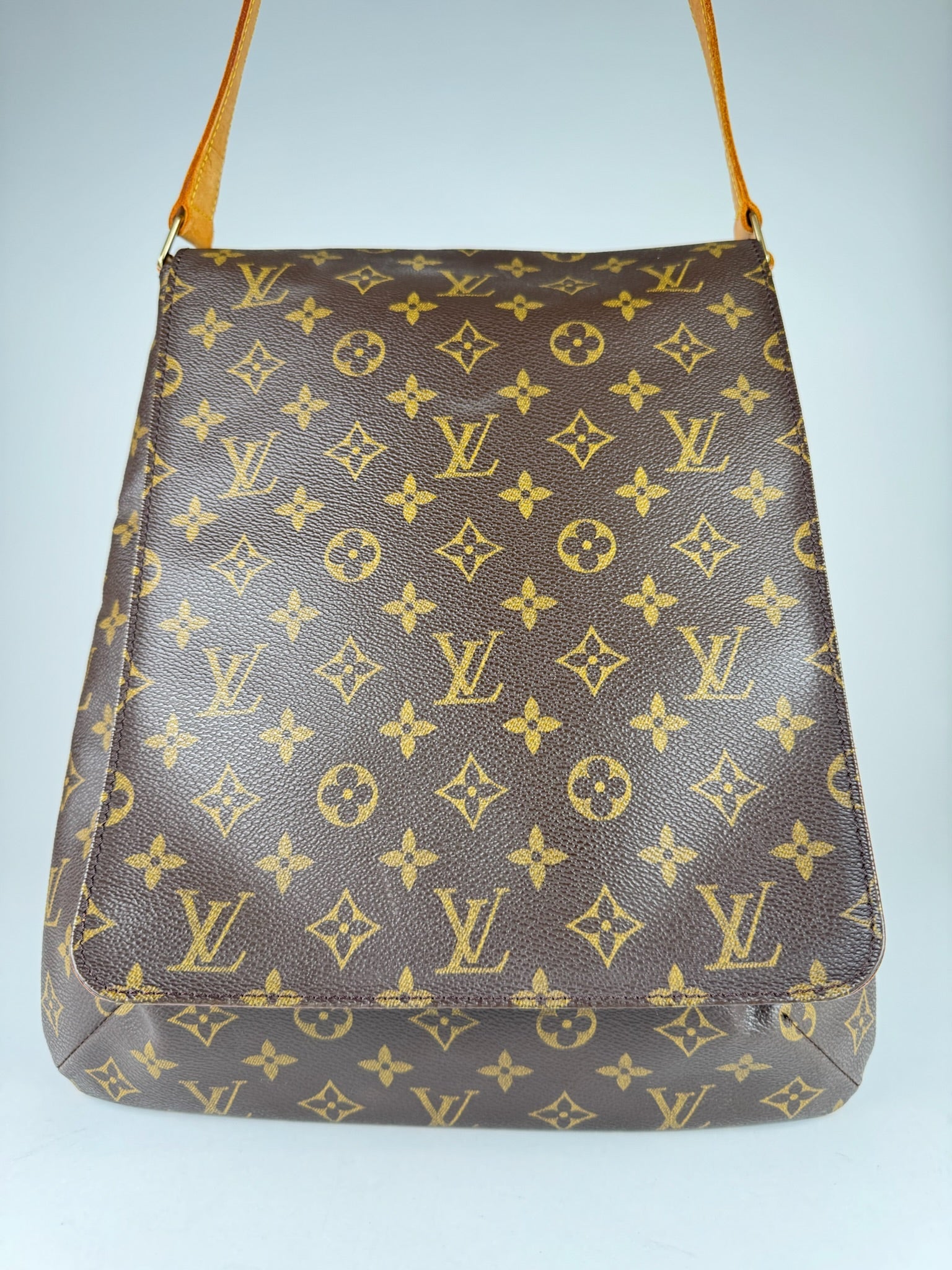 Louis Vuitton Musette - respace.studio
