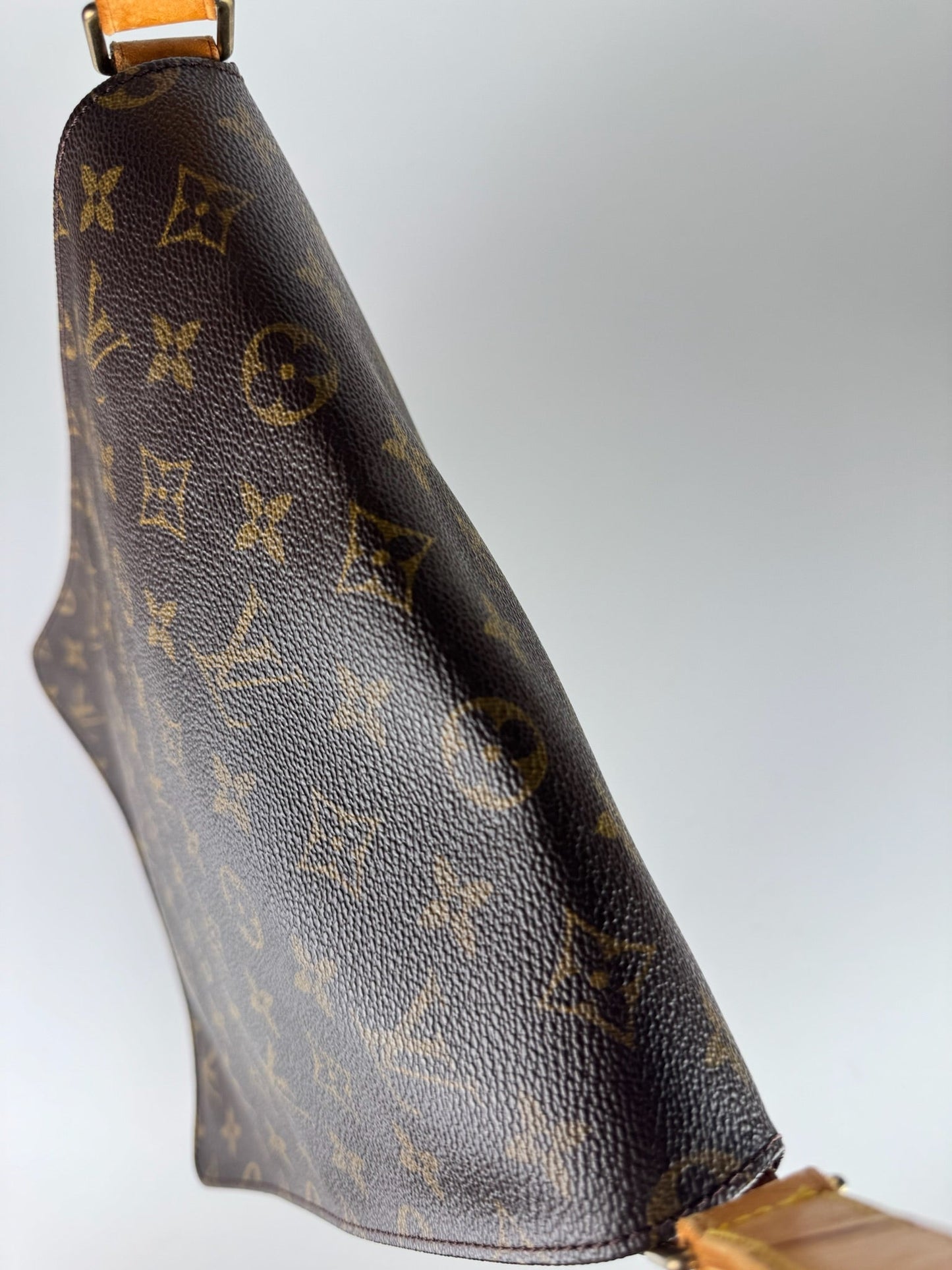 Louis Vuitton Musette - respace.studio