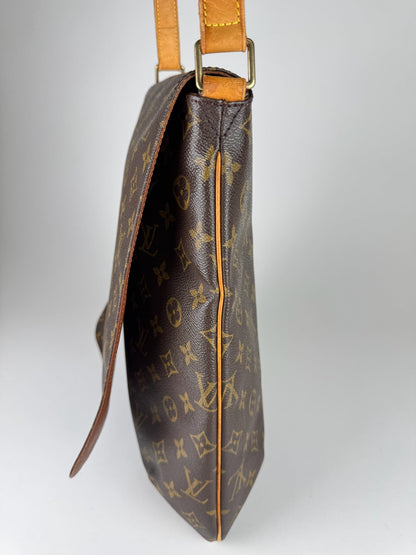 Louis Vuitton Musette - respace.studio