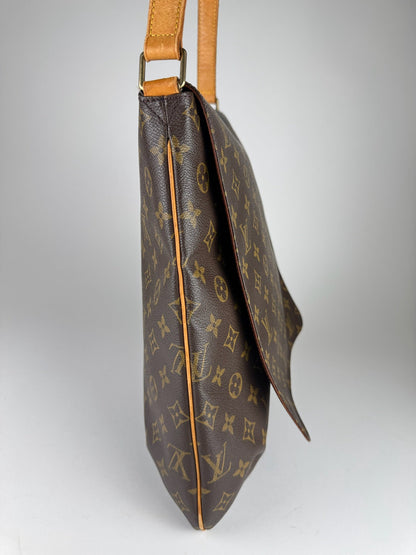 Louis Vuitton Musette - respace.studio