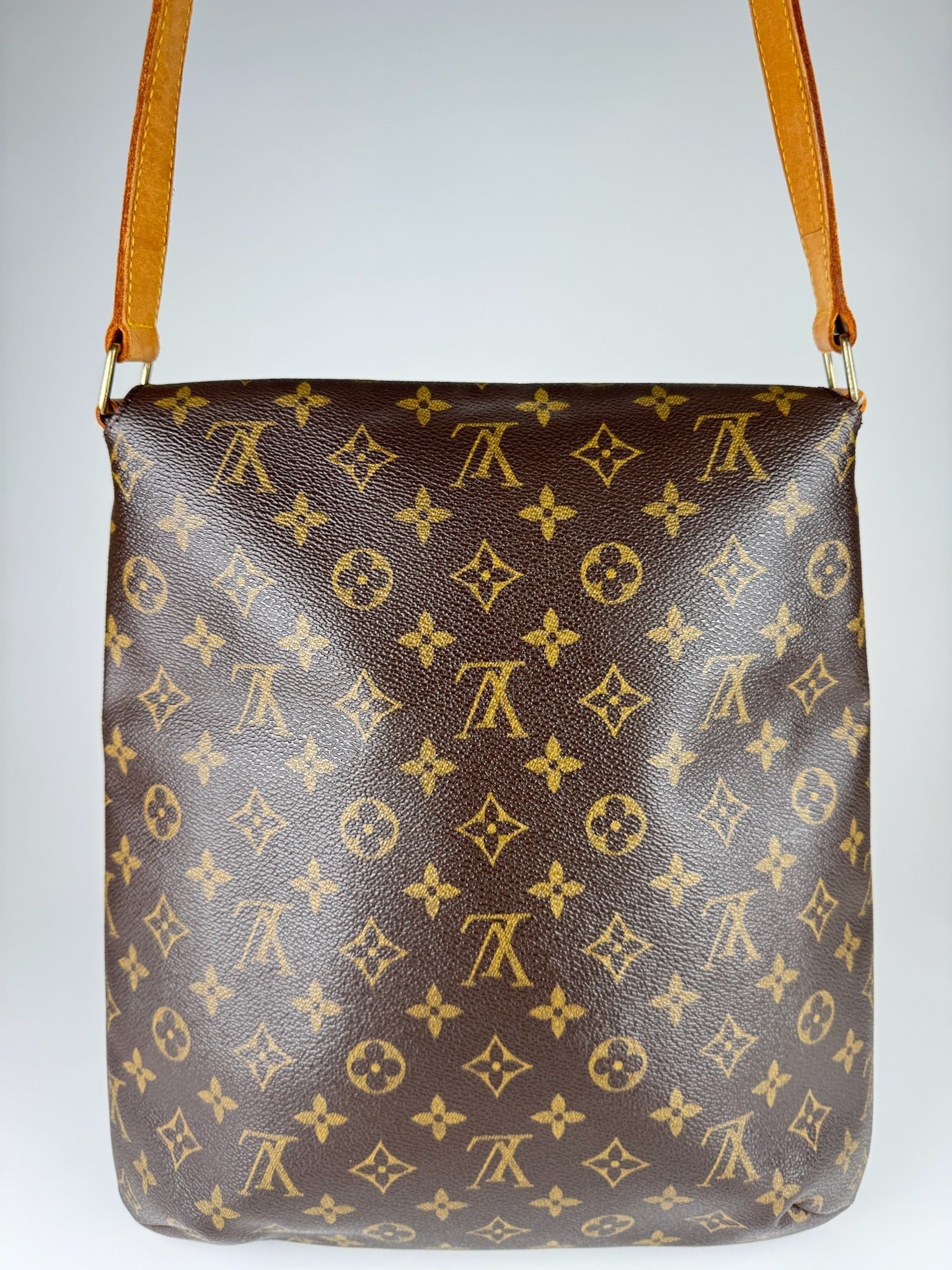 Louis Vuitton Musette - respace.studio