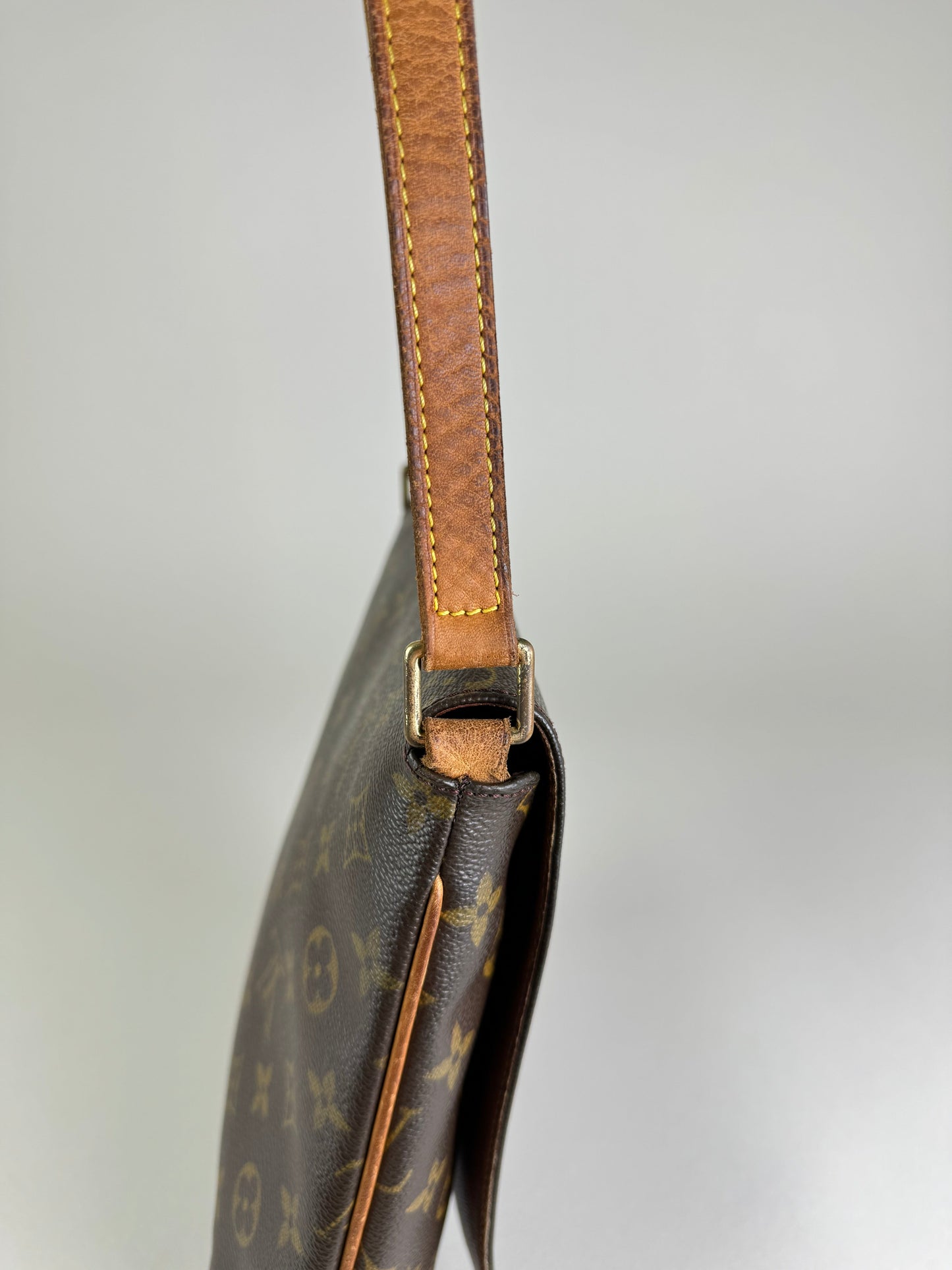 Louis Vuitton Musette Salsa - respace.studio
