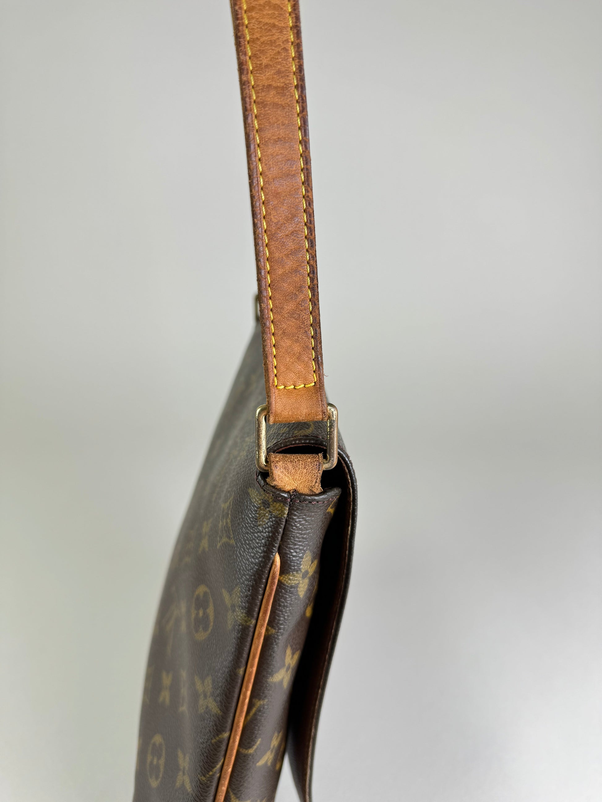 Louis Vuitton Musette Salsa - respace.studio