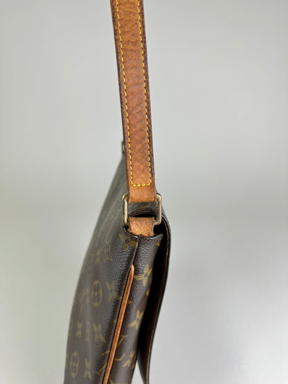 Louis Vuitton Musette Salsa - respace.studio