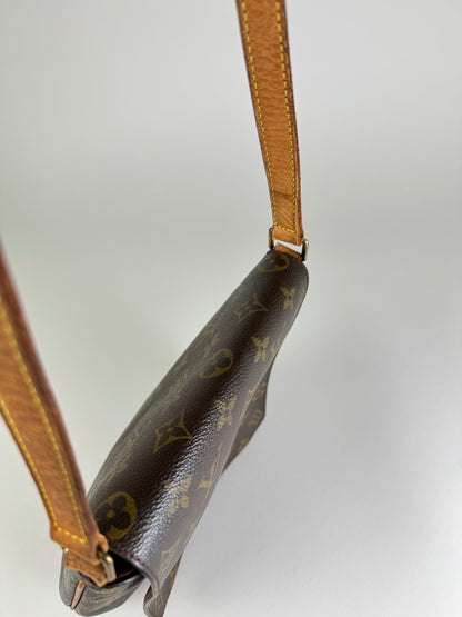 Louis Vuitton Musette Salsa - respace.studio