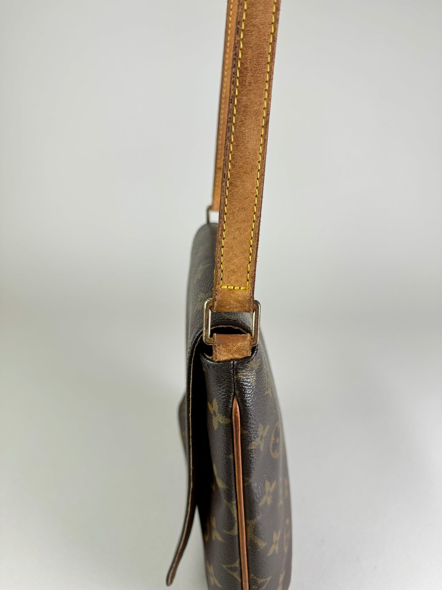 Louis Vuitton Musette Salsa - respace.studio