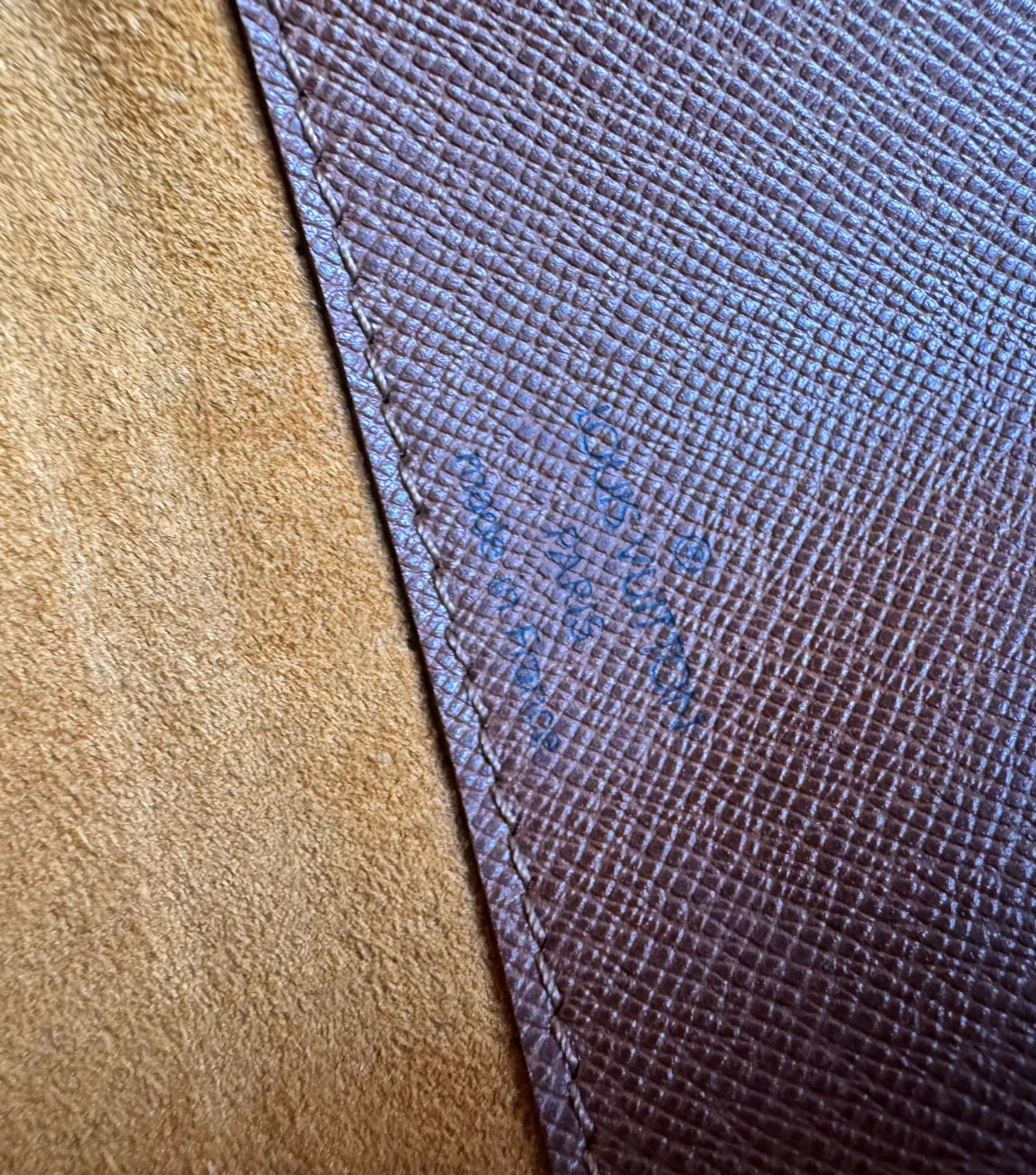 Louis Vuitton Musette Tango - respace.studio