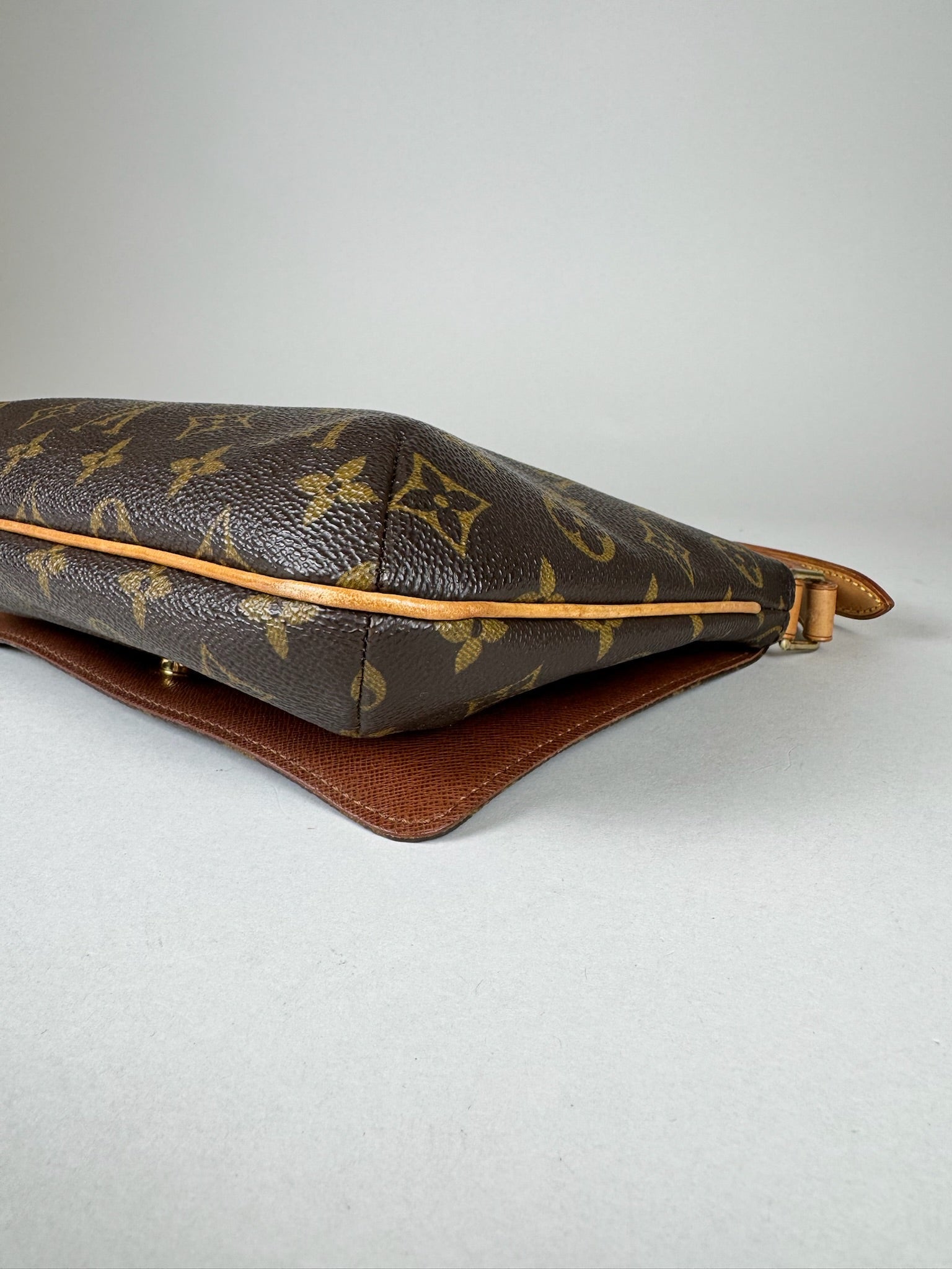 Louis Vuitton Musette Tango - respace.studio