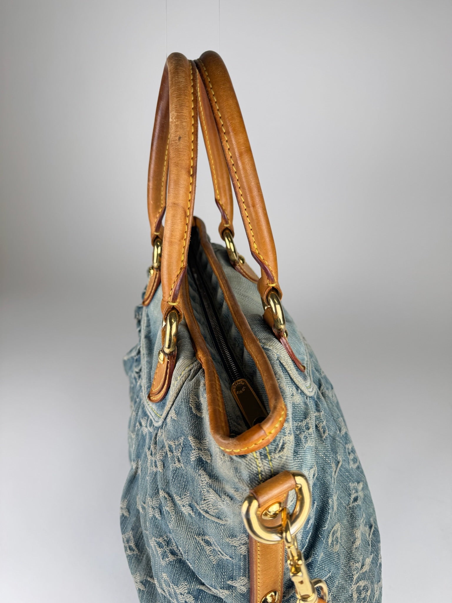Louis Vuitton Neo Cabby Denim - respace.studio