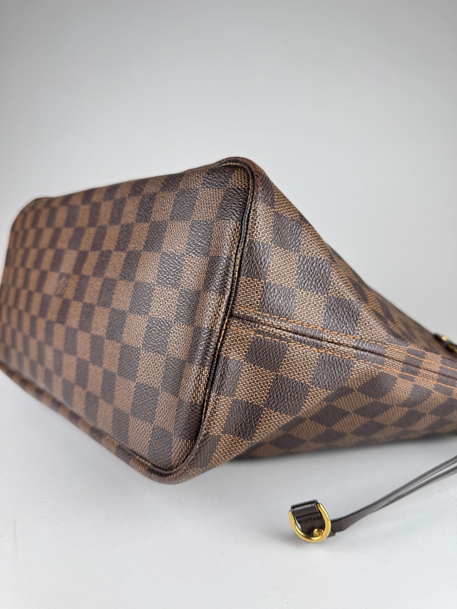 Louis Vuitton Neverfull MM - respace.studio