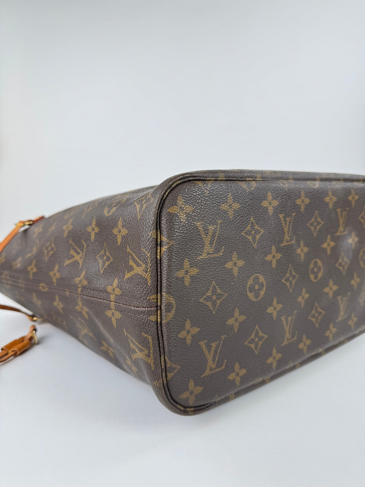 Louis Vuitton Neverfull MM - respace.studio