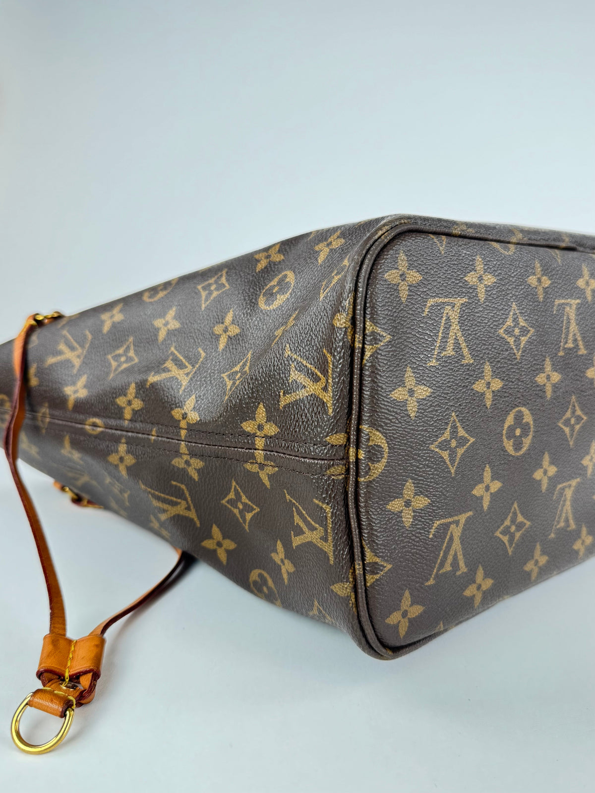 Louis Vuitton Neverfull MM - respace.studio