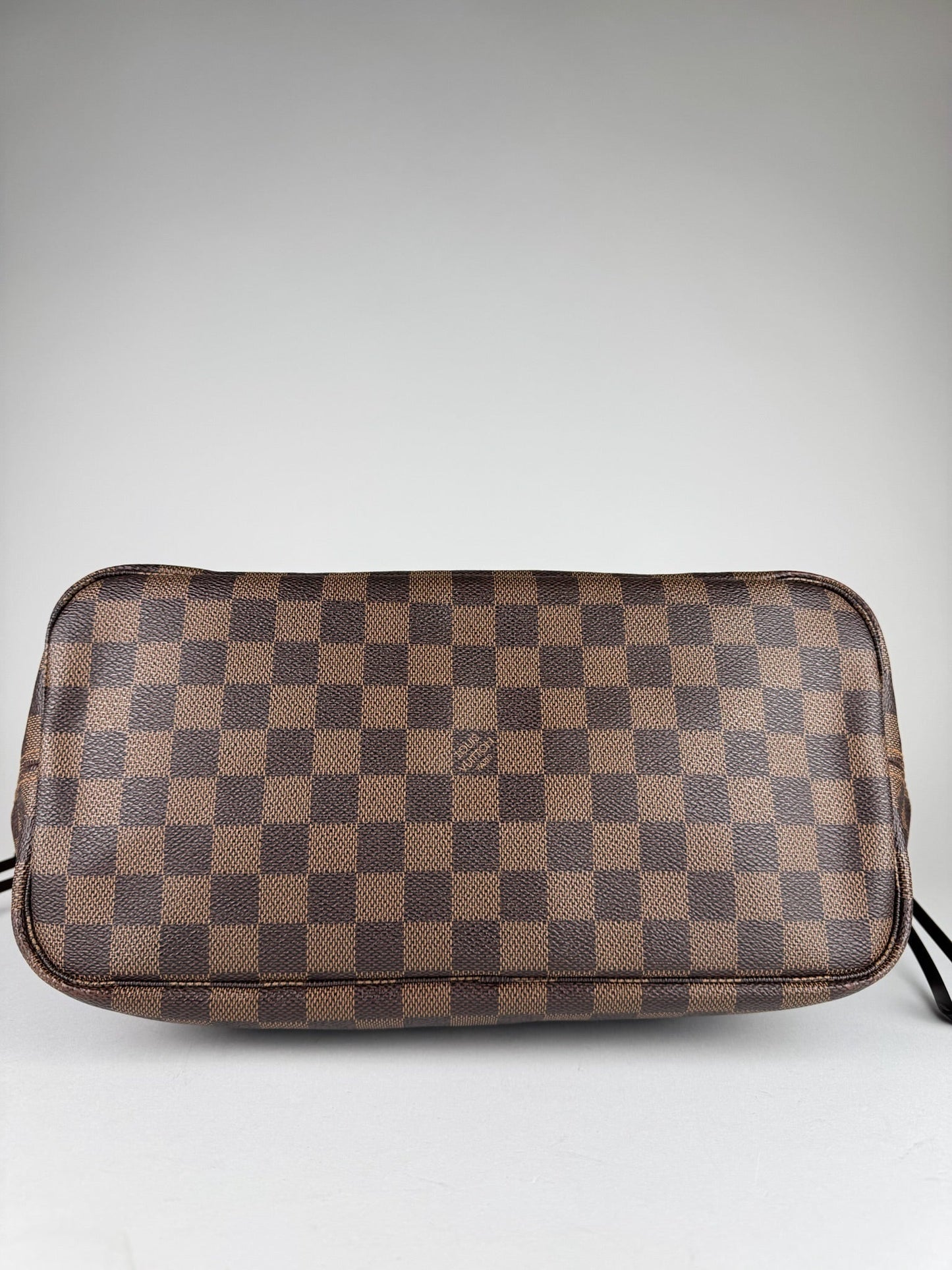 Louis Vuitton Neverfull MM - respace.studio
