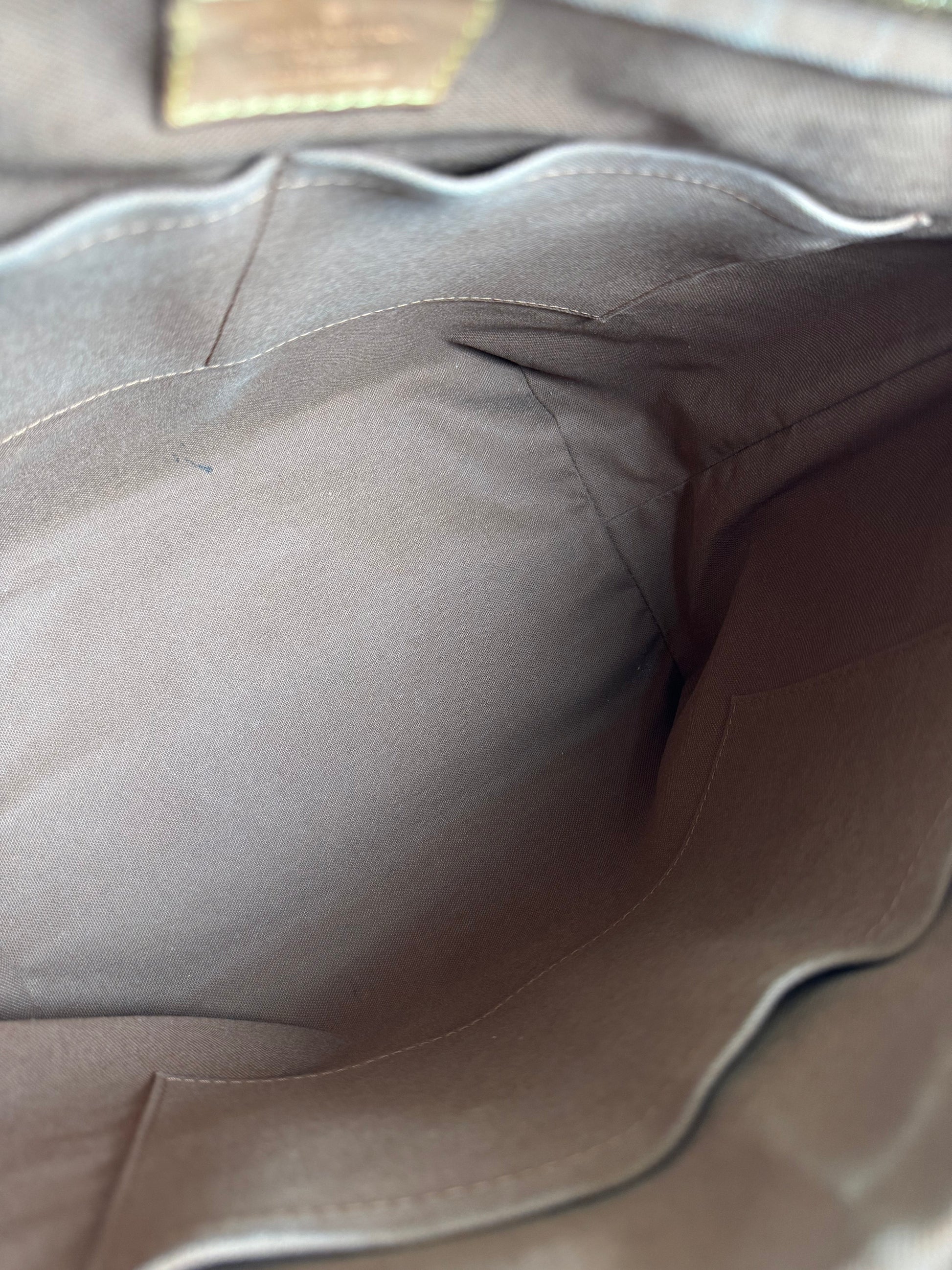 Louis Vuitton Palermo PM - respace.studio