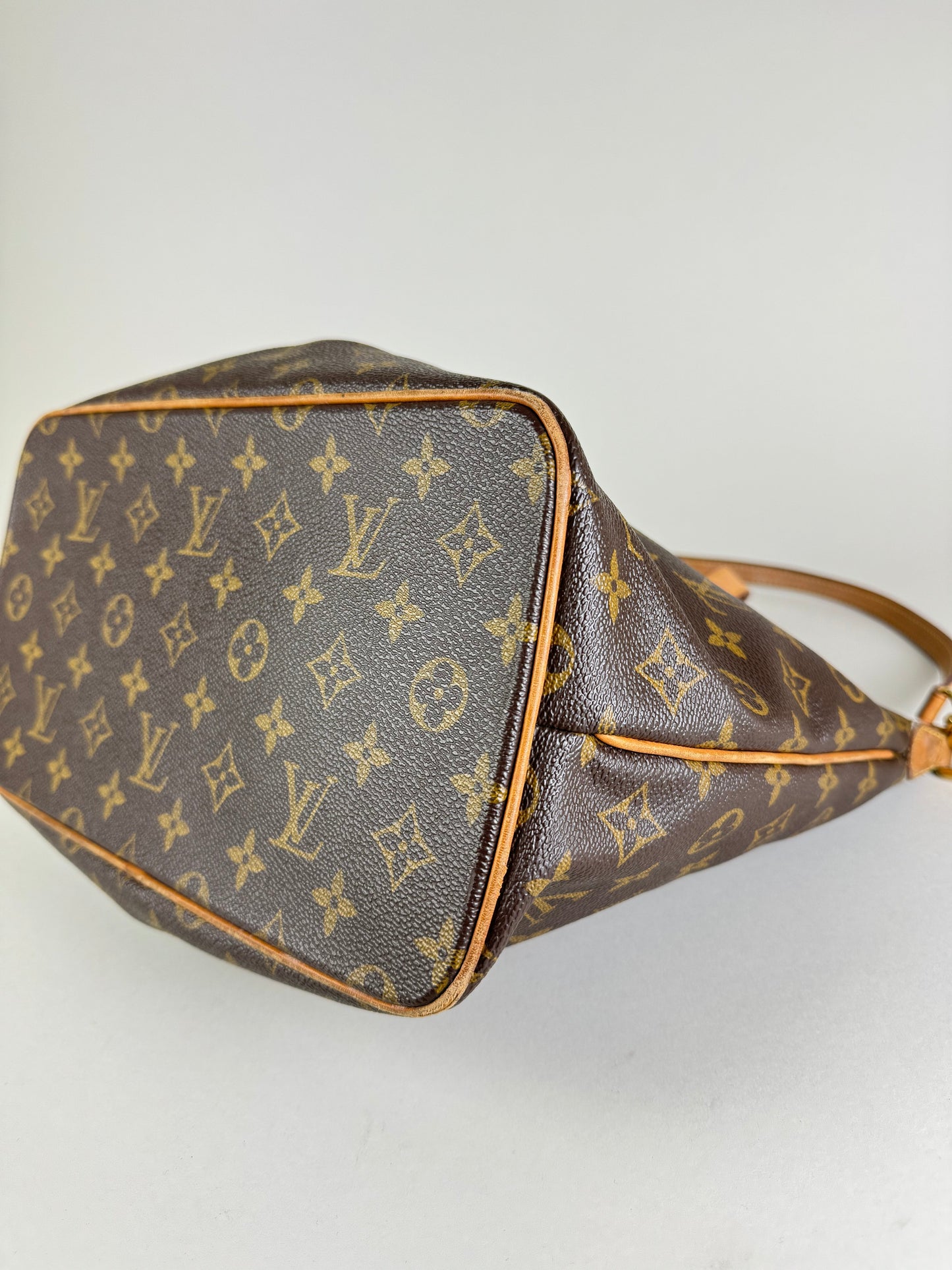 Louis Vuitton Palermo PM - respace.studio