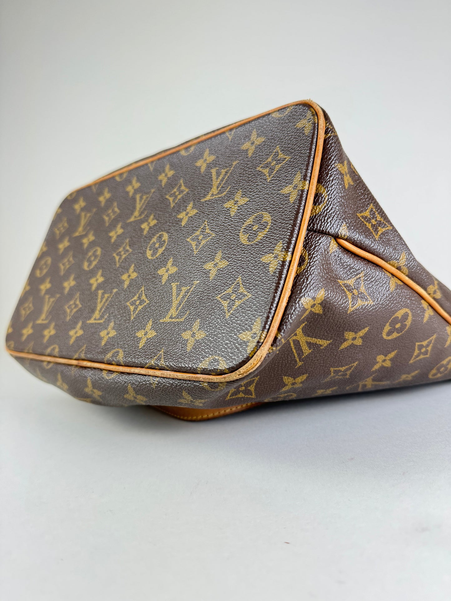 Louis Vuitton Palermo PM - respace.studio