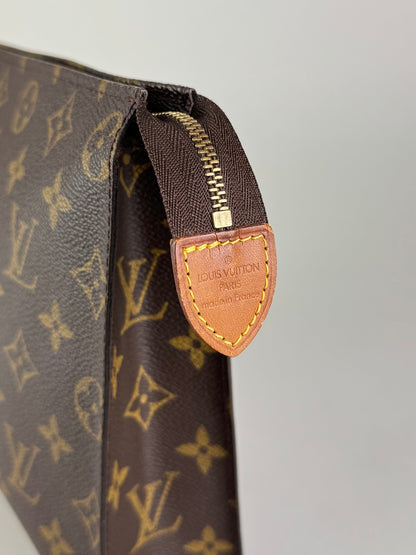 Louis Vuitton Poche Toilette 26 - respace.studio