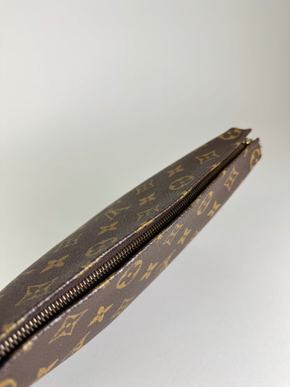 Louis Vuitton Poche Toilette 26 - respace.studio