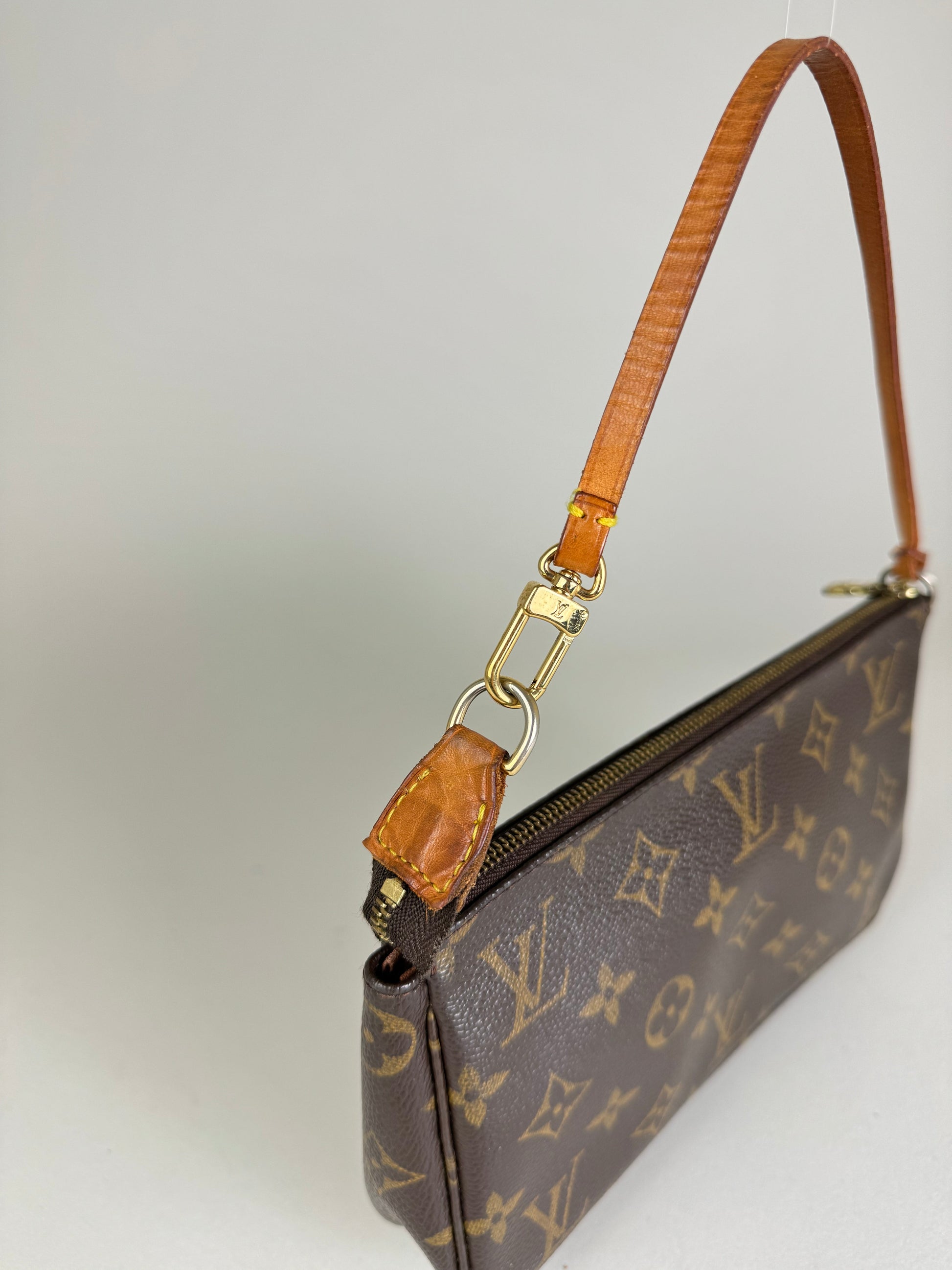 Louis Vuitton Pochette Accesories - respace.studio